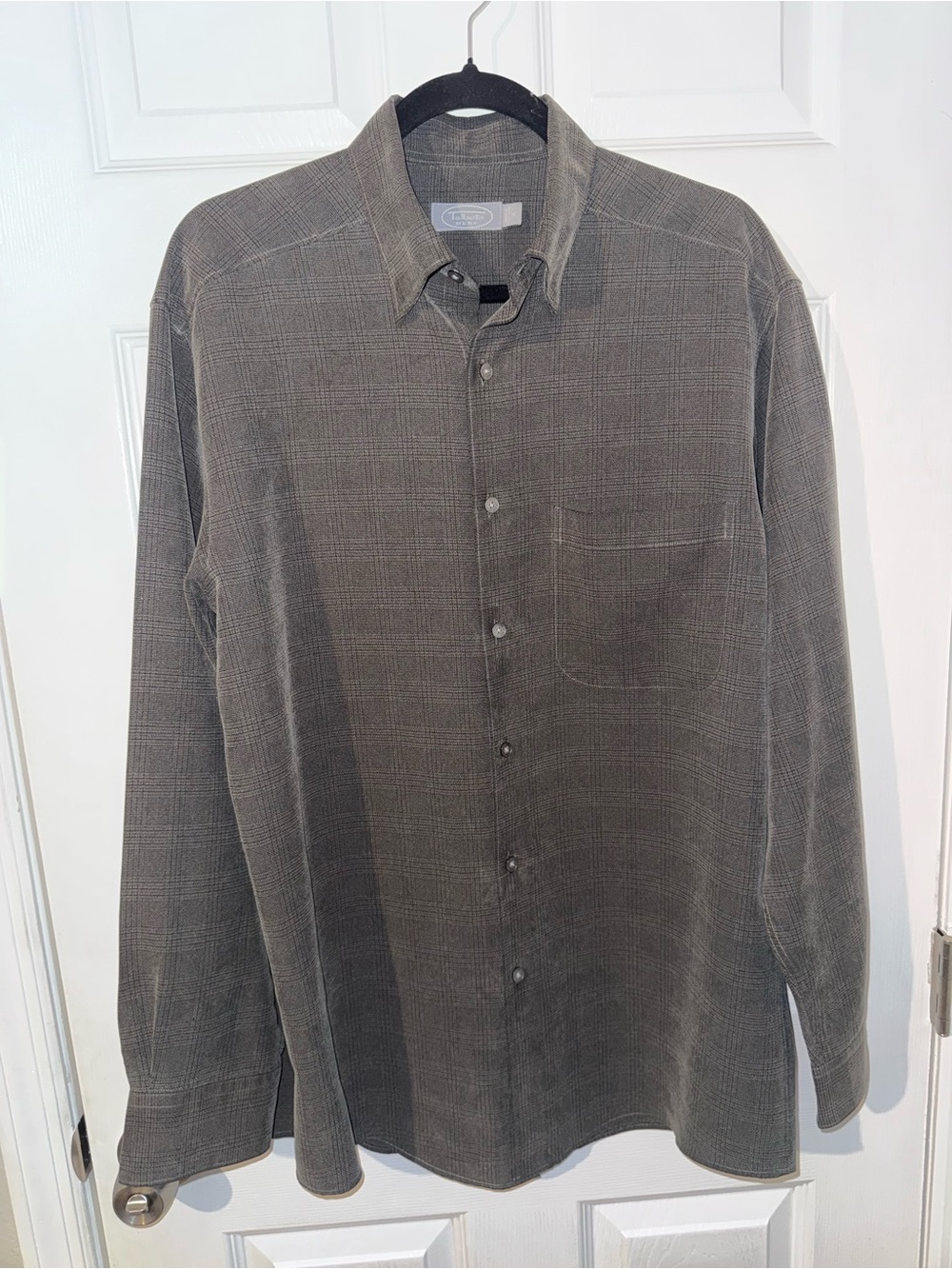 Talbots Men’s Long Sleeve Dark Grey Button Down Dress Shirt Size Medium Soft